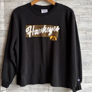 Iowa Hawkeyes Sweatshirt black‎ fuzzy letters  Vintage tailgate women’s XL